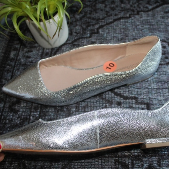 New BCBGeneration Nikita Metallic Silver Flats - Picture 5 of 5
